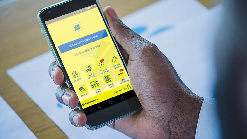celular com app banco do brasil